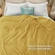 thumbnail image 5 of Manta Bedsure Honey Fleece para sofá, 230 x 230 cm, 5 of 7