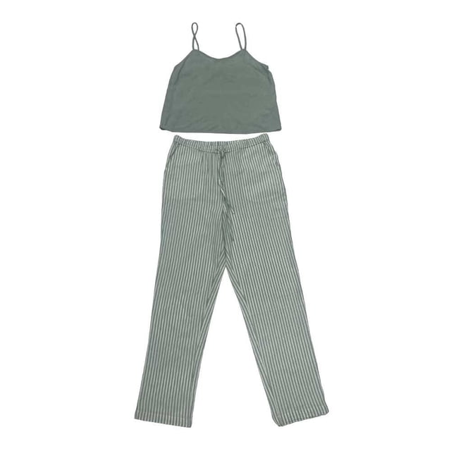 pijama secret treasure para dama rayas multicolor talla g 2 piezas playera de tirantes verde liso y pantalón largo de cintura elástica con rayas verticales verdes y blancas, tejido ligero para uso en interiores y descanso en casa; también suele usarse como conjunto cómodo para relajarse durante el día.