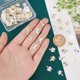 thumbnail image 3 of 80 piezas de dijes de estrella de latón en 2 estilos, colgantes de flores, accesorios para joyería, dijes de estrella de latón dorado, colgantes de latón plateado, 3 of 5
