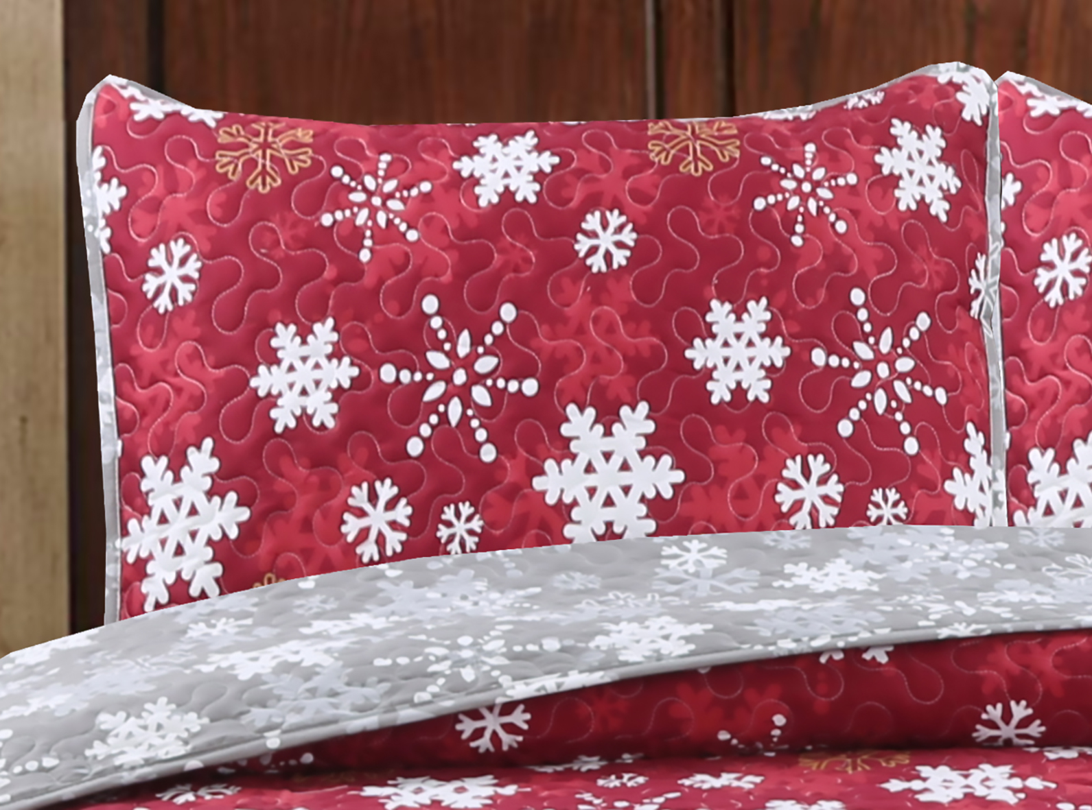 Snowflakes Red/Grey 3-piece Quilt Set Full/Queen