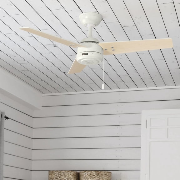 Restored Hunter Fan 44 inch Contemporary Fresh White Outdoor Ceiling Fan with Pull Chain (Refurbished)
