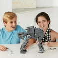 thumbnail image 4 of LEGO Star Wars Trousse de Construction de Marcheur d'Assaut Lourd du Premier Ordre avec 5 Minifigurines, 4 of 6