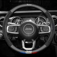 thumbnail image 1 of Funda de volante de cuero con logotipo de automóvil en relieve de fibra de carbono Funda de volante de cuero con logotipo de automóvil en relieve 3D, 1 of 6