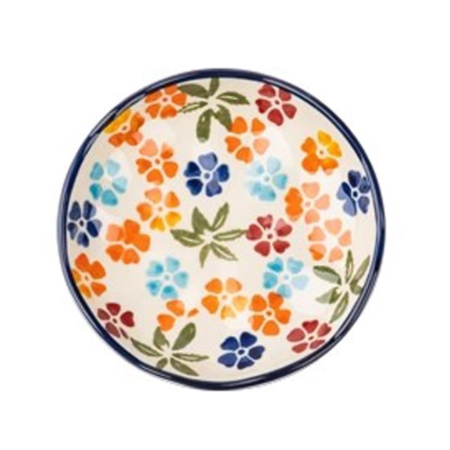 Los platos for aperitivos son delicados y pequeños, perfectos for servir postres, frutos secos, salsas, etc.