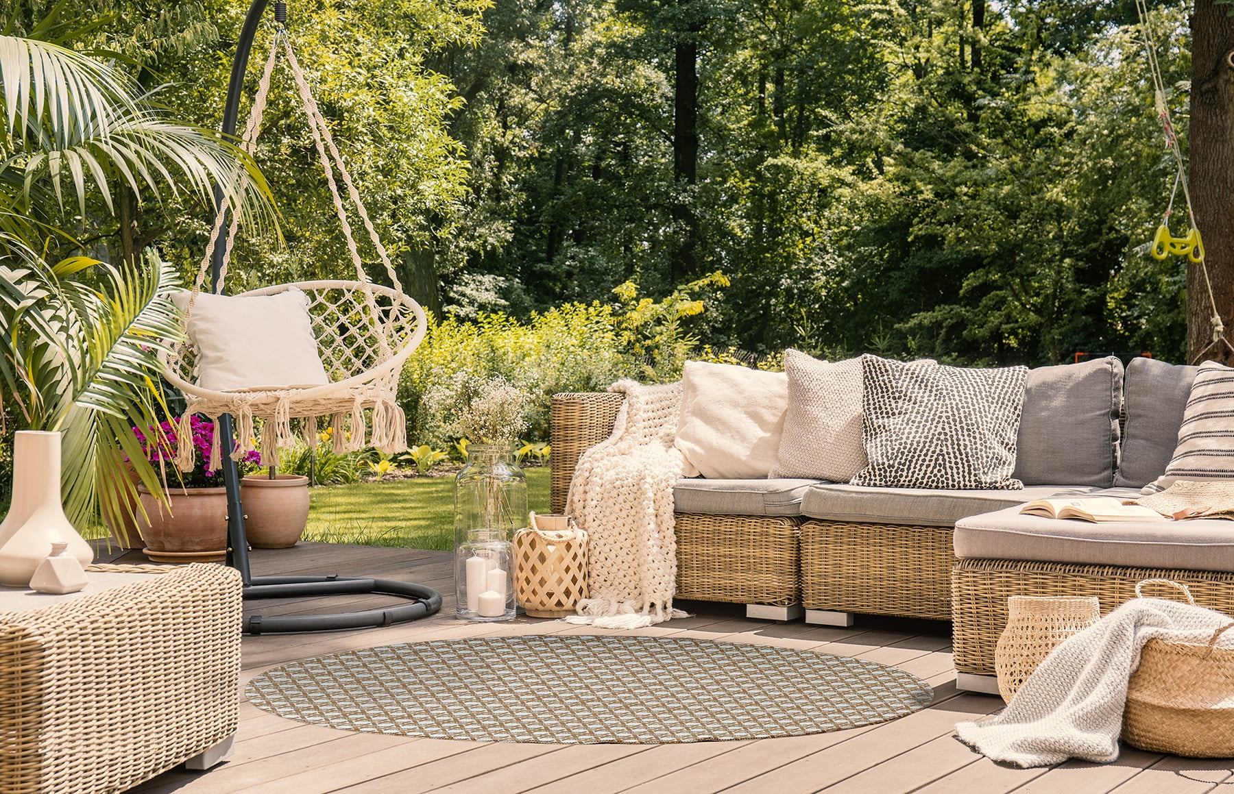Simply Daisy 5' round Caramel Rattan GeometricIndoor/outdoor Rug