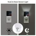 thumbnail image 3 of Balery American Flag Waving Print Luz Nocturna LED con Sensor Automático, Enchufe con Sensor Crepuscular, Luz Suave de 0.5W para Dormitorio, Pasillo, Baño-UK, 3 of 7