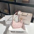 thumbnail image 1 of Bolso de mujer de color rosa con diseño de axila, estilo francés Tongqin, con forma de media luna, 1 of 5