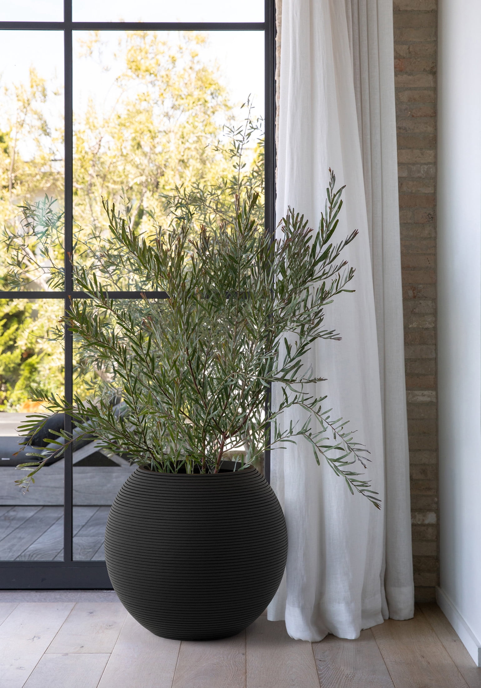 Veradek Strata Series Sphere Plastic-Stone Round Planter - Black