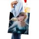 thumbnail image 4 of Frozen: Princesa Elsa Bolso de tela con estampado de lienzo para mujer, bolsa de compras reutilizable y estética, con cremallera interior, regalo para mujer,40*40cm., 4 of 6