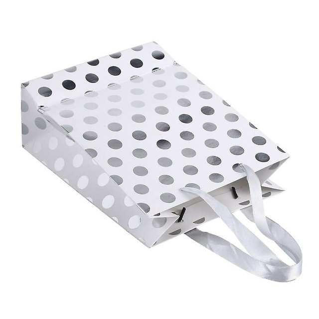 10 bolsas de regalo doradas.