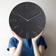 thumbnail image 3 of Reloj de pared de plástico Macarena Arte decorativo del reloj de pared 14 pulgadas Silencioso Negro, 3 of 8