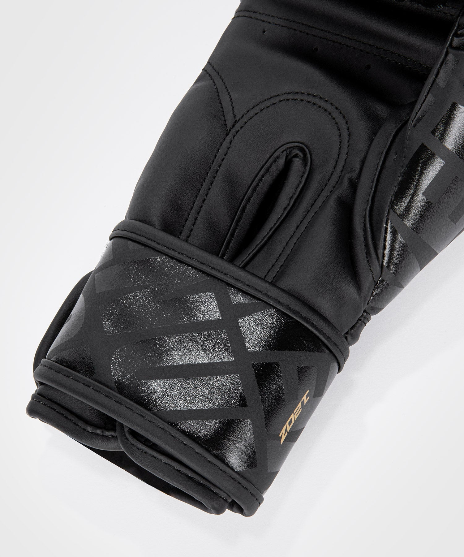 Venum Contender 1.5 XT Boxing Gloves - Black/Gold - 10-Ounce