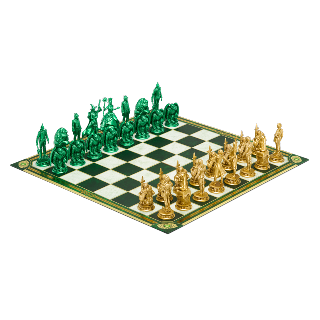 The Noble Collection Wicked Chess Set - Shiz vs. Emerald City