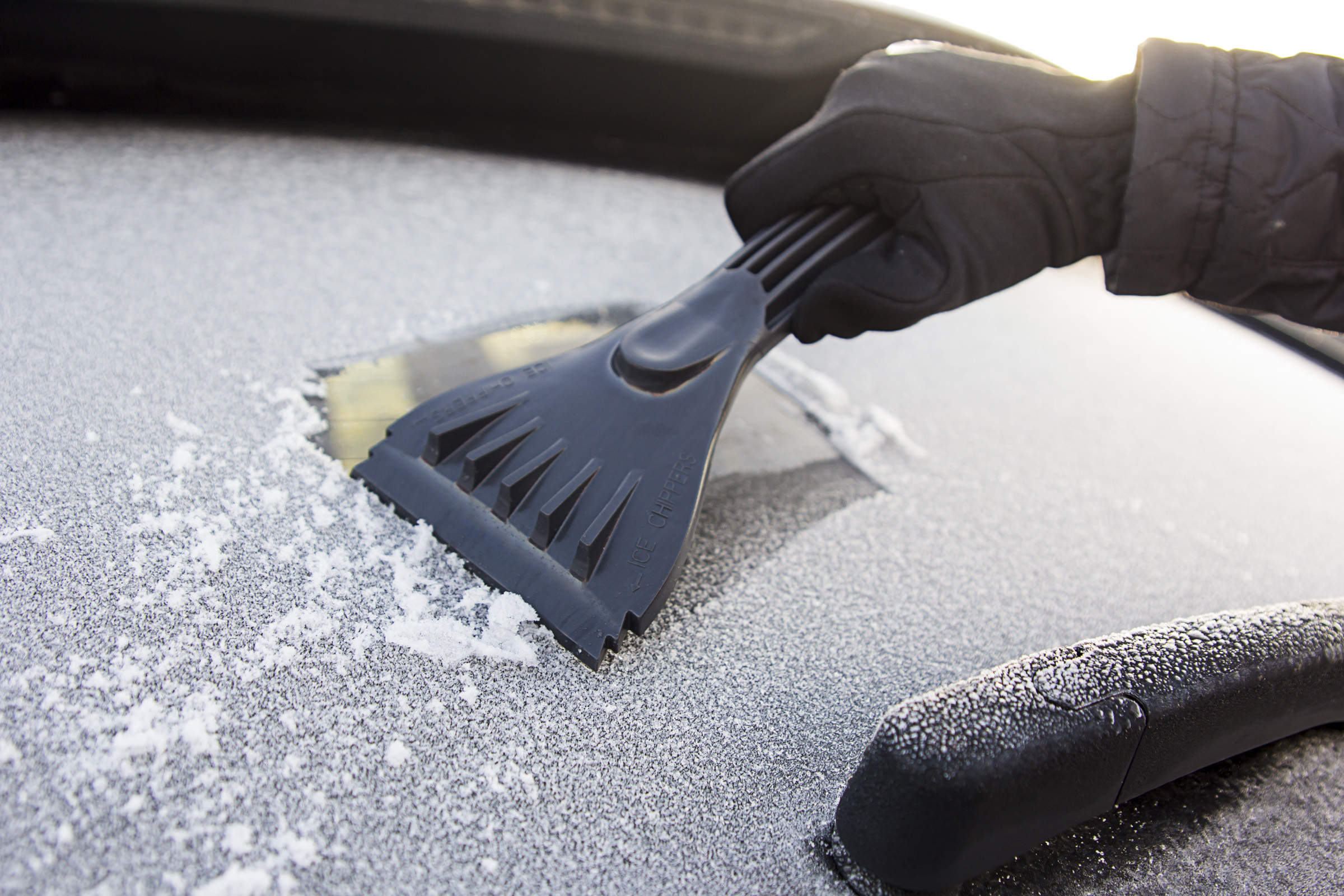 Auto Drive 9 Ice Ripper™ Ergonomic Window Ice Scraper Tool, Black