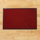 thumbnail image 2 of Alfombra de entrada de PVC con diseño de doble raya, lavable, para interior y exterior, de perfil bajo, con raspador de zapatos (rojo oscuro), 40 x 60 cm, 2 of 5