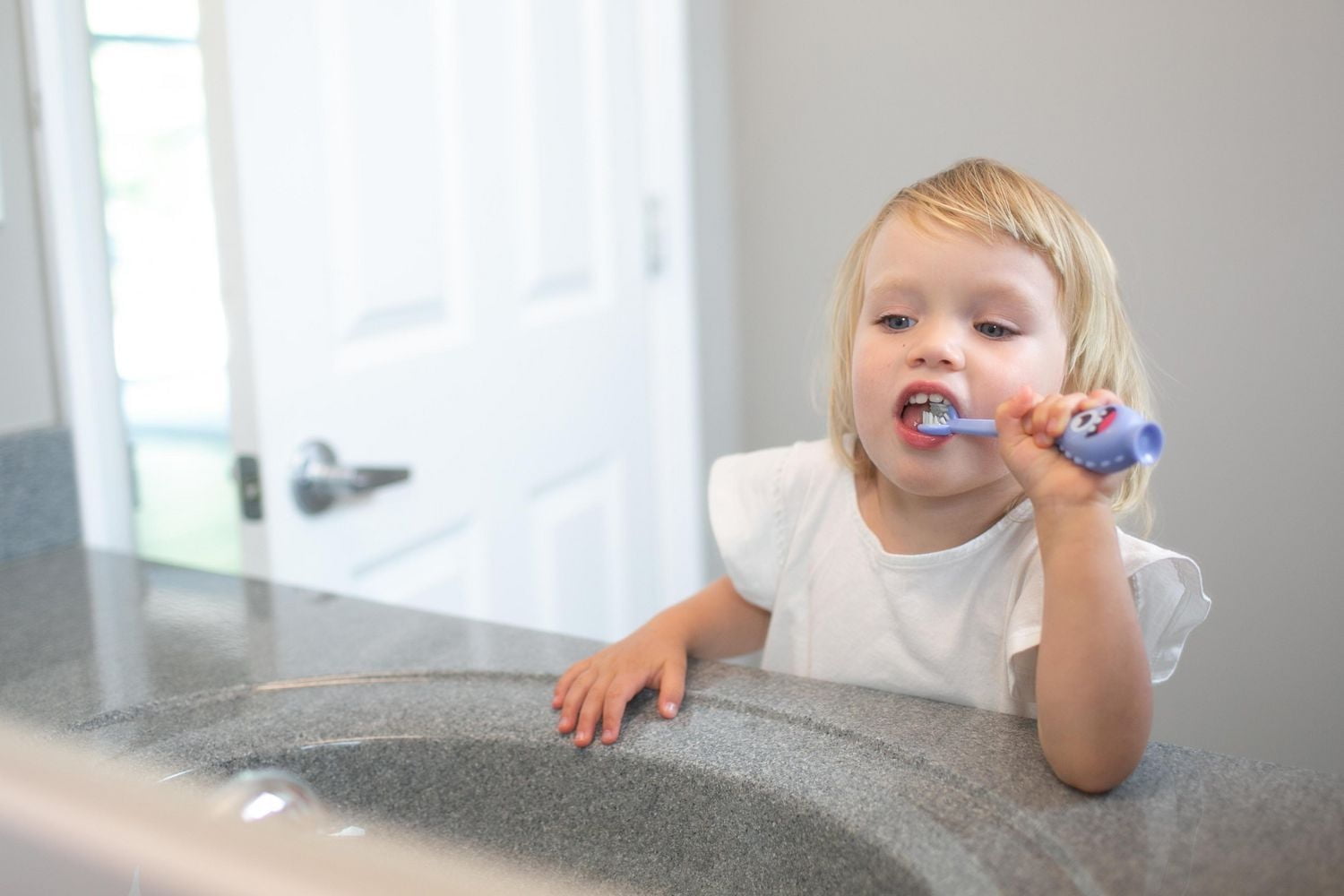 Brosse à dents pour tout-petits de Dr. Brown’s™ ToothScrubber™ 1 à 4 ans