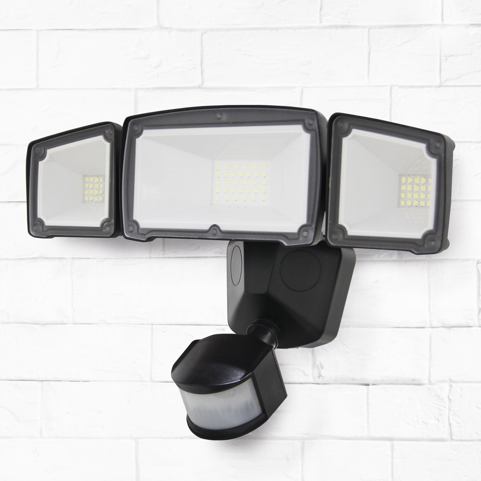 LUXWORX Wide Angle Three Head Solar Powered Outdoor LED Motion Sensor Light LUXWORX Wide Angle Three Head Solar Powered Outdoor LED Motion Sensor Light