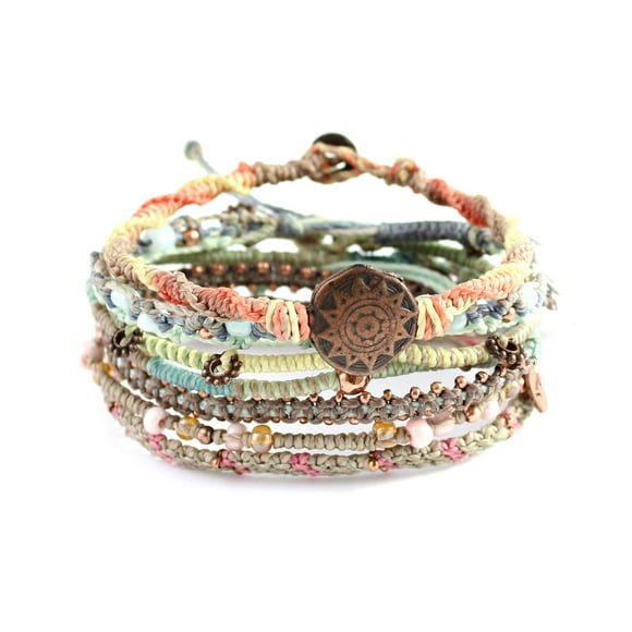 Wakami Terre Fait à la Main Bracelets Boho Lot de 7 Tressés Bracelets Indie pour les Femmes et les Hommes Perlé, Empilable, Fait à la Main par des Artisans, Fil Ciré Imperméable Jour