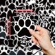 thumbnail image 2 of Paquete de pegatinas con estampado de pata negra, 50 unidades, huellas de animales, 2 of 2