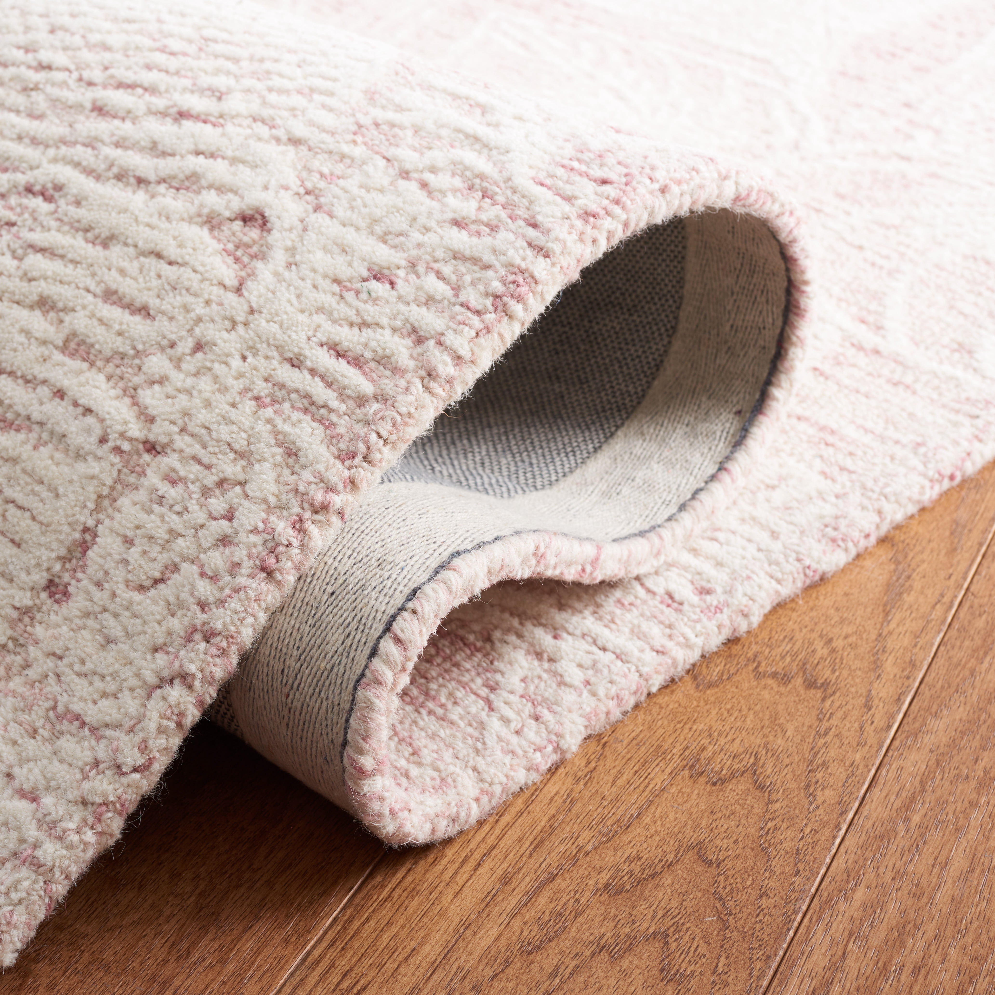 SAFAVIEH Metro Hartley Leaves Area Rug, Pink/Ivory, 6' x 6' Square