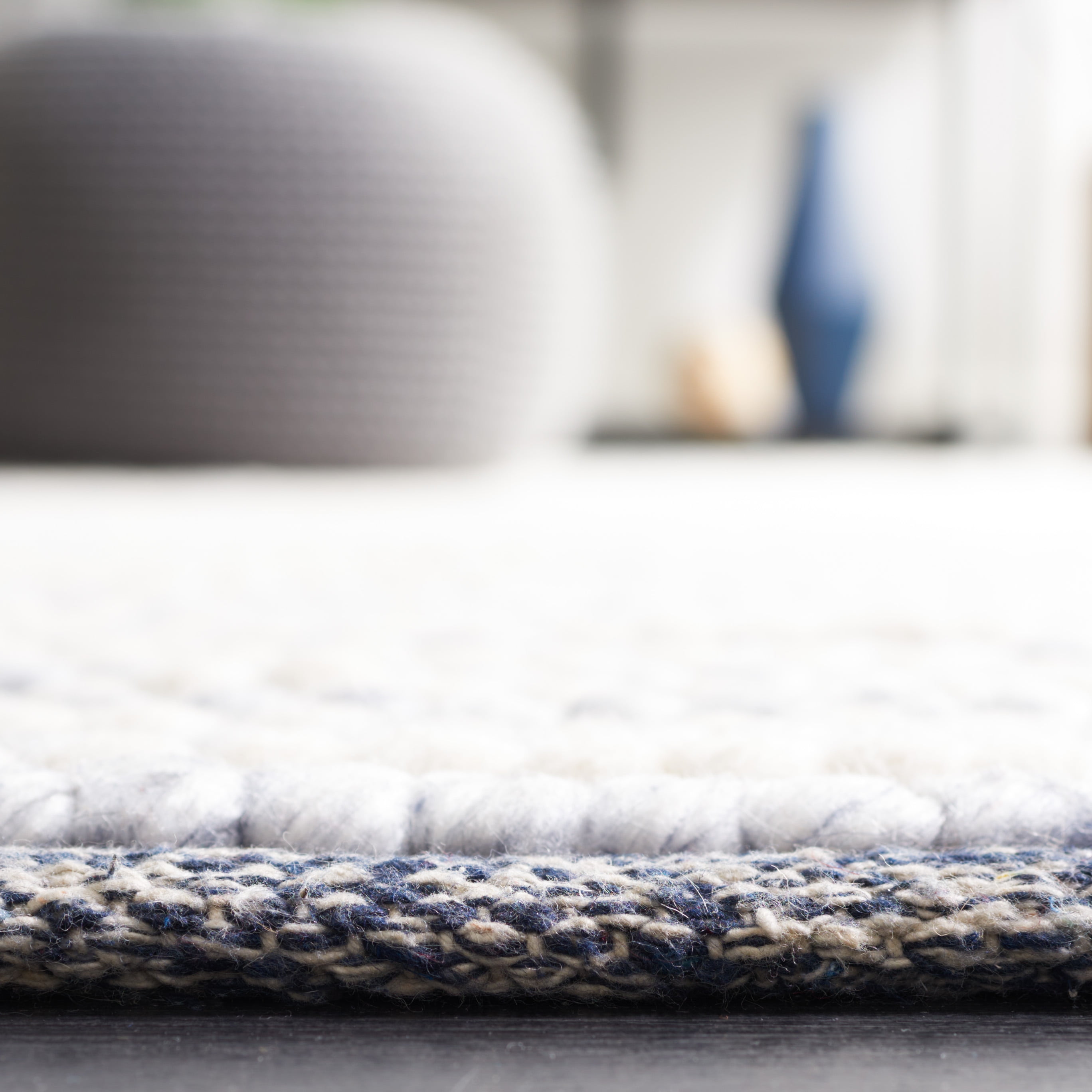 SAFAVIEH Natura Fredrick Striped Area Rug, Ivory/Blue, 4' x 4' Square