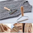 thumbnail image 3 of Juego de 1 quitapelusas, peine para cachemira, cepillo manual para pelusas para el cuidado de suéteres de cachemira, herramienta para quitar las bolitas de la ropa, 3 of 5