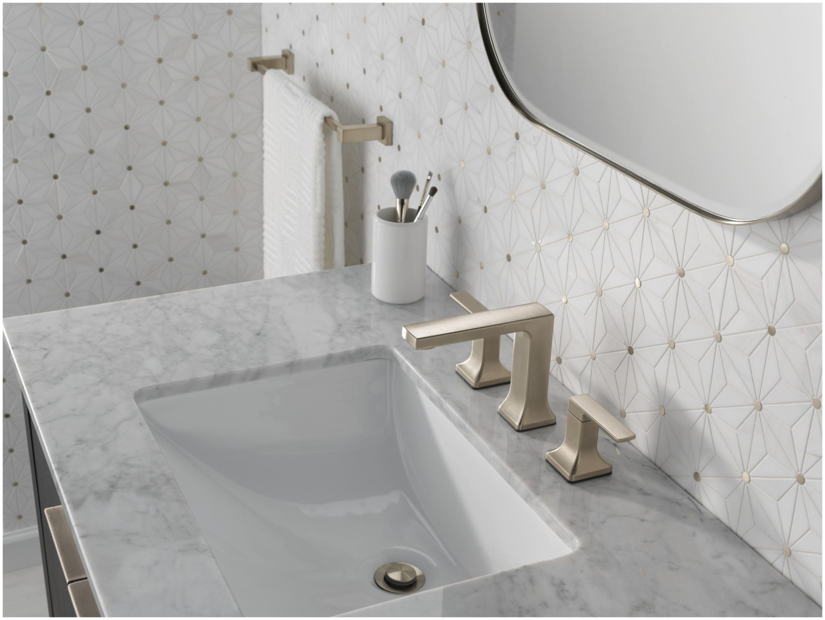 Delta 3537LF-BLMPU Velum 1.2 GPM Widespread Bathroom Faucet - Black