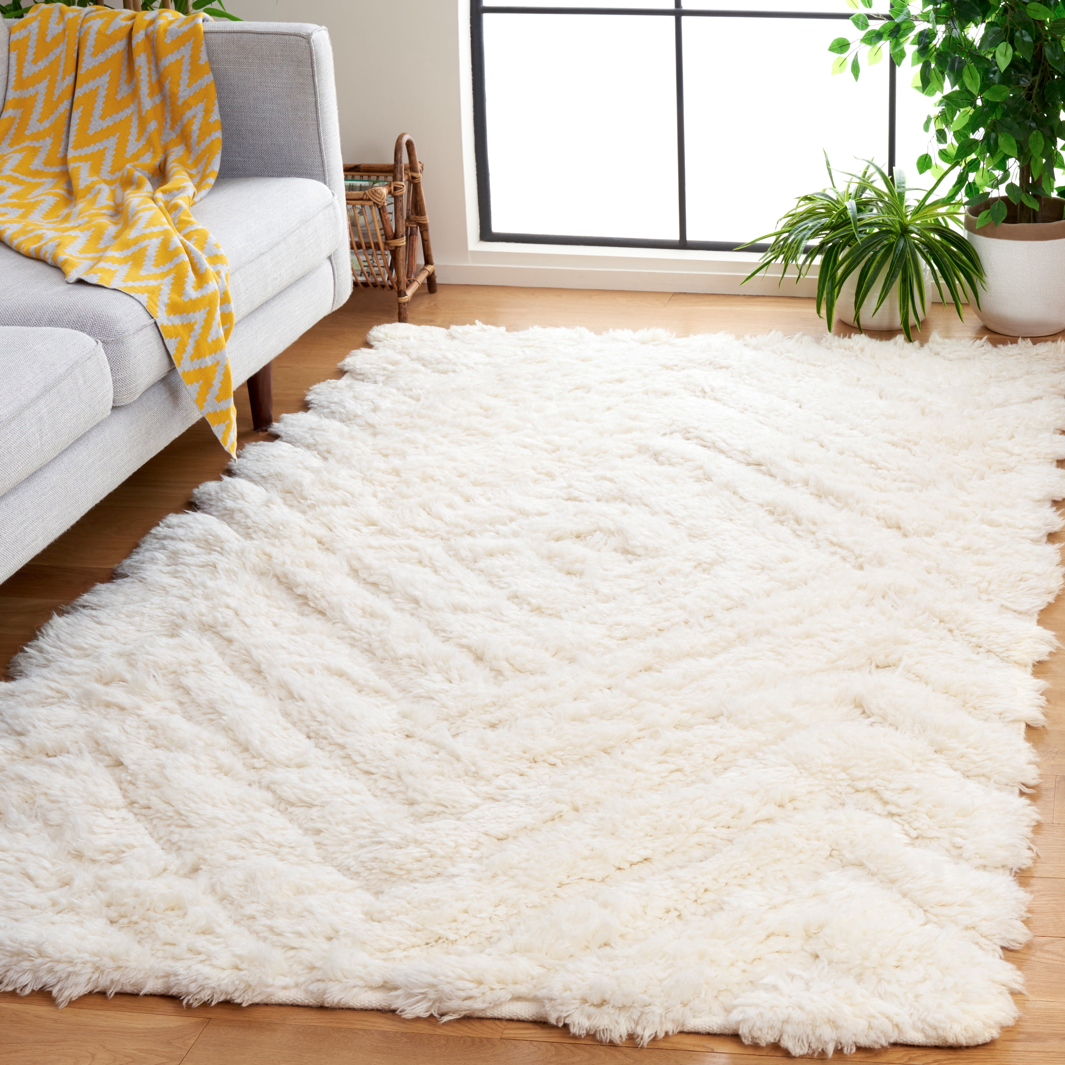 SAFAVIEH Casablanca Autumn Geometric Wool Area Rug, Ivory, 3' x 5'