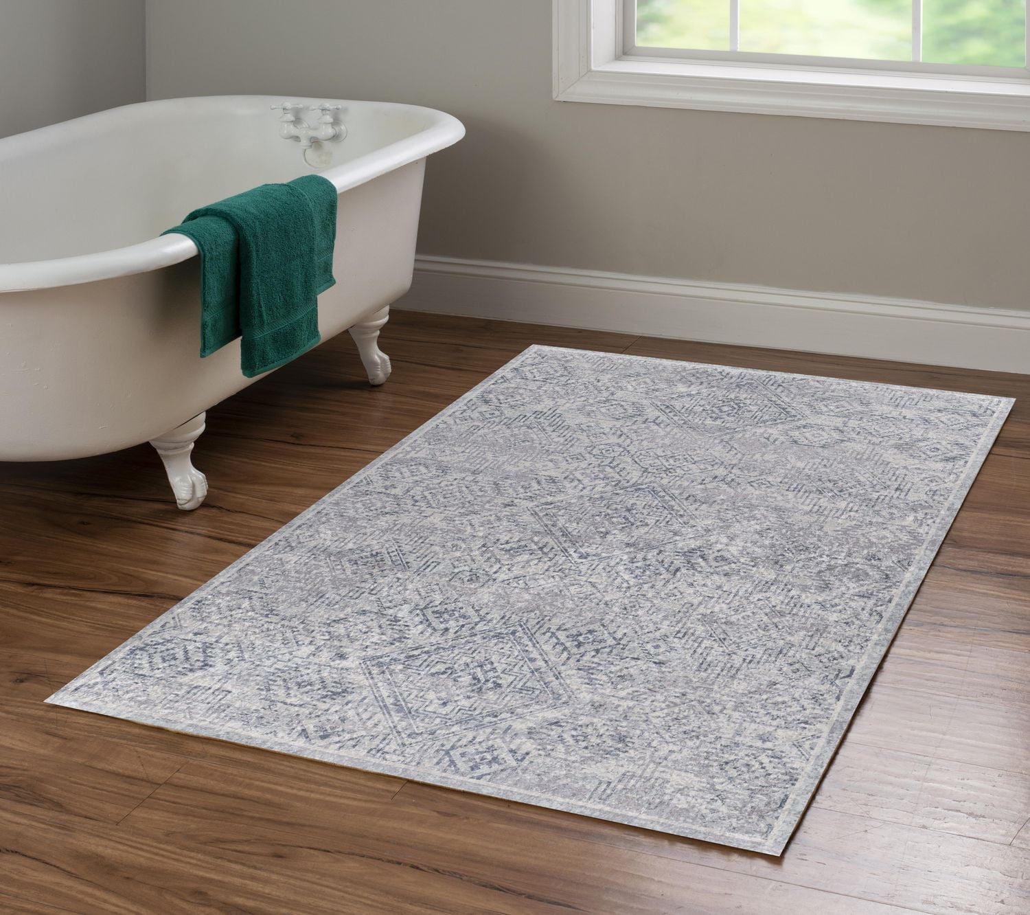 Emerald Barton Blue & Ivory 3'3" x 5' Accent Rug