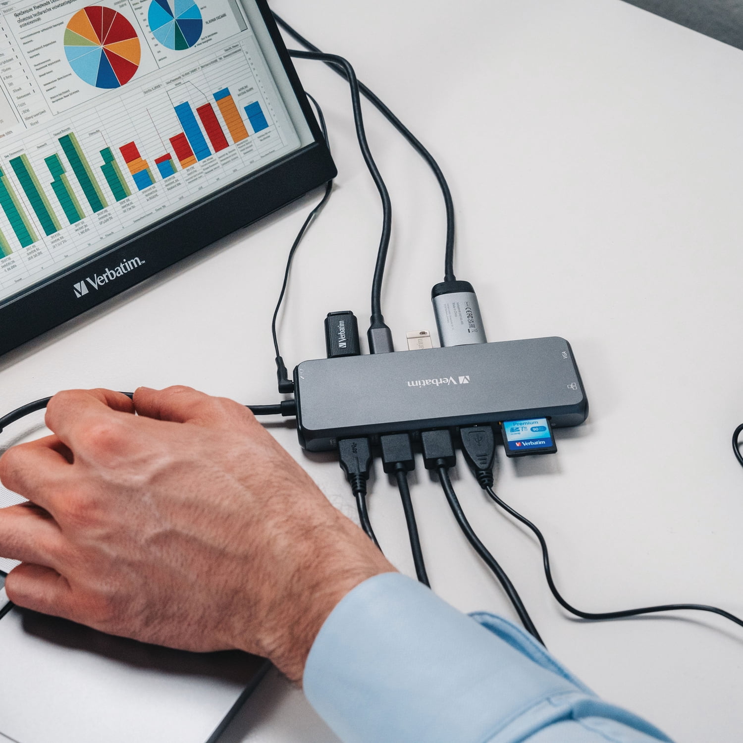 Verbatim® USB-C Pro Multiport Hub14 Port, Gray 32154