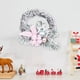thumbnail image 1 of Xihbxyly Corona Navideña de Blancanieves, Elegante Diseño de Lazo, Follaje Nevado, Decoración Festiva para Puerta, Ligera y Fácil de Colgar, Tamaño 26 X 18 Cm., 1 of 6