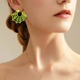 thumbnail image 4 of Halloween Ear Cuff Punk Light Glow in The Dark Vintage 90s Pendientes, 4 of 6