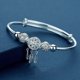 thumbnail image 4 of Pulsera elegante con borla de plumas para mujer y niña, brazalete ahuecado ajustable, regalo de joyería de amistad, 4 of 4