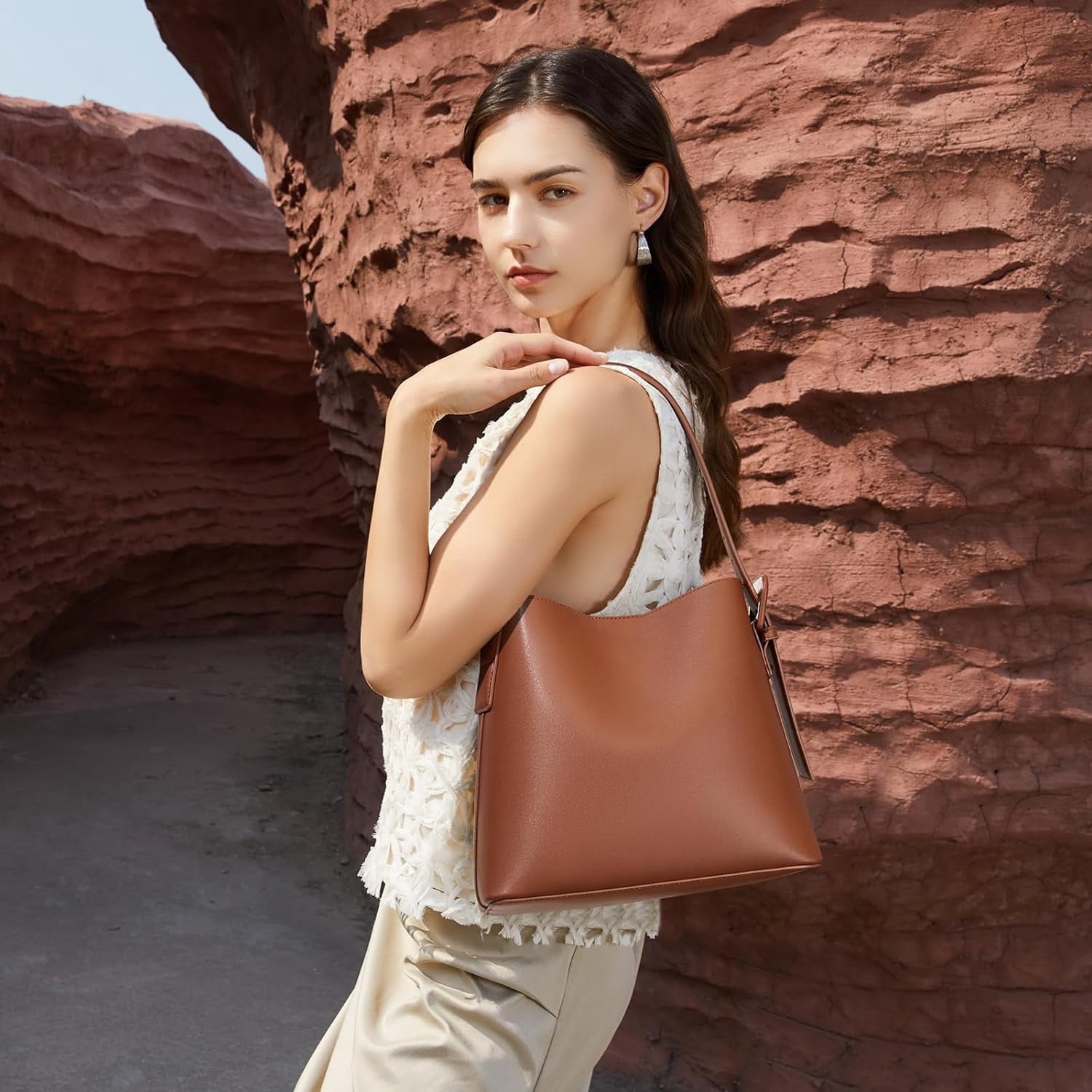 Bucket Bag Leather Shoulder Purses for Women Trendy Adjustable Strap