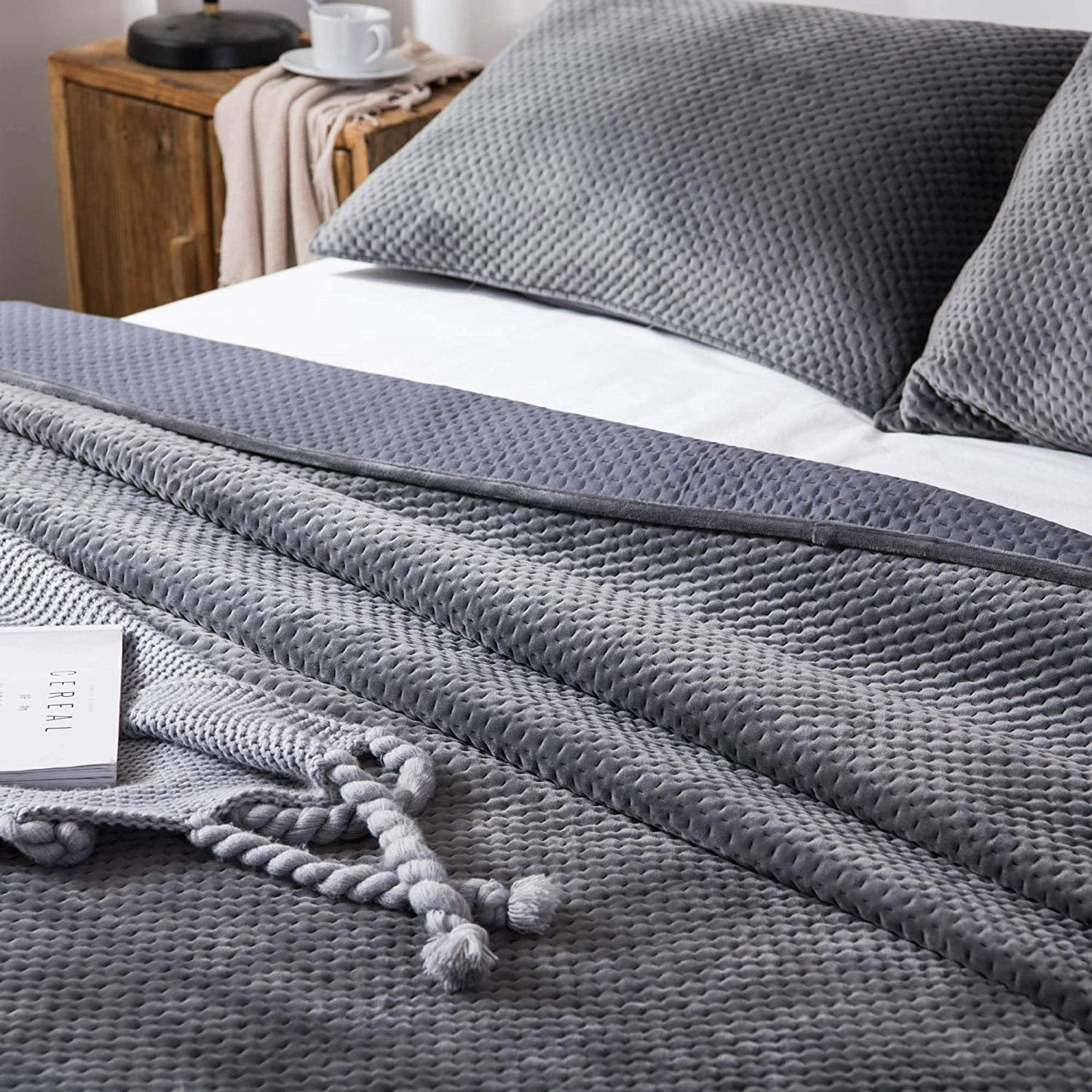Kasentex  All Season Plush Poly Velvet Lavish Design Quilt Set Soft and Warm Machine Washable Coverlet Grey Queen