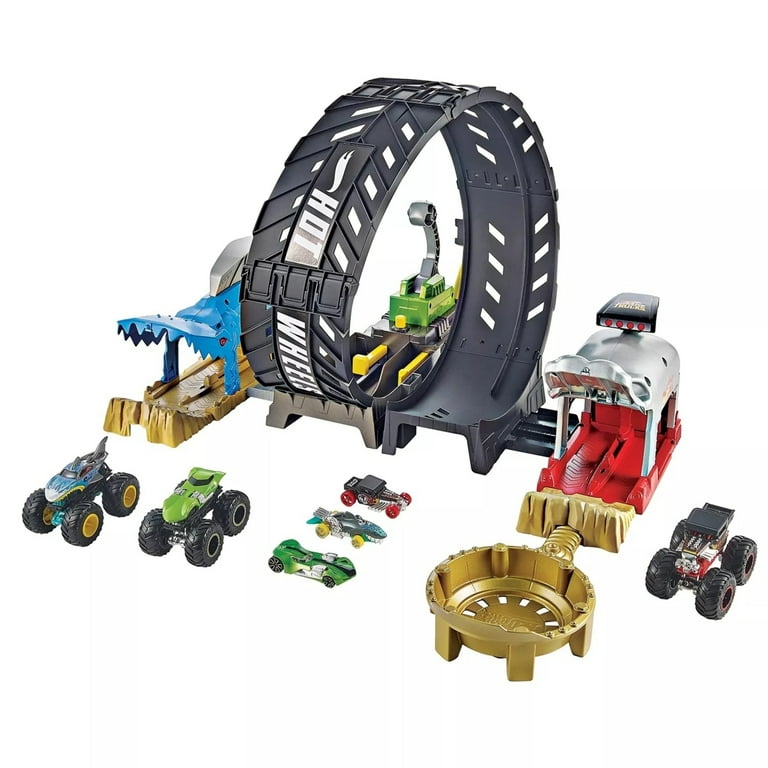 Hot Wheels Epic Loop Challenge Set: Monster Trucks & Cars Race