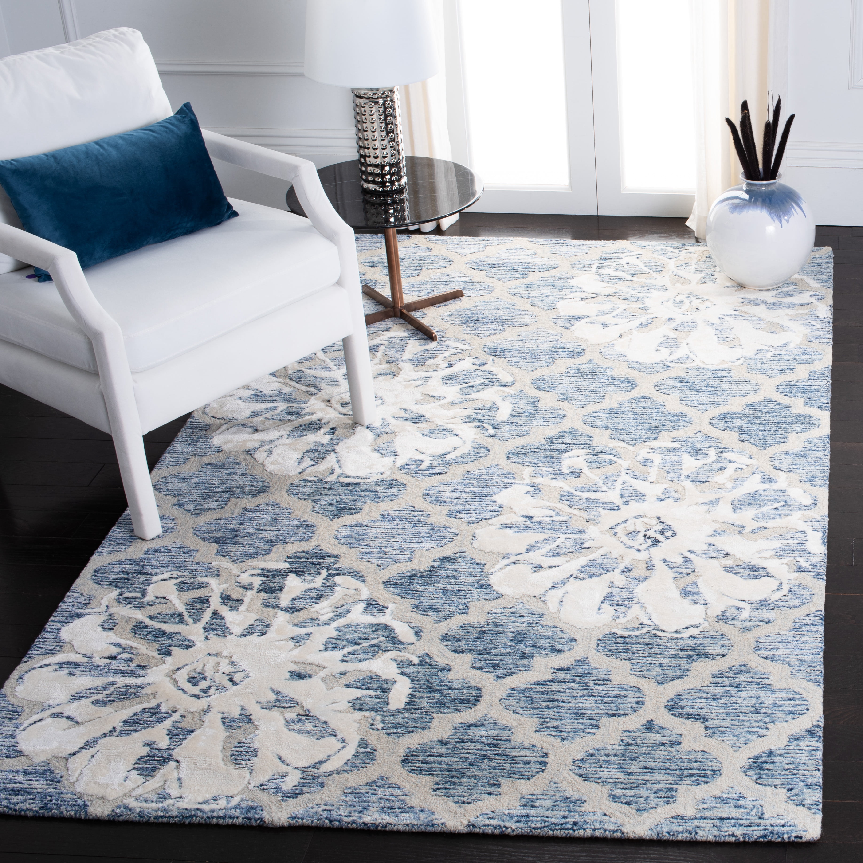 SAFAVIEH Glamour Jaye Floral Area Rug, Navy/Ivory, 6' x 6' Square