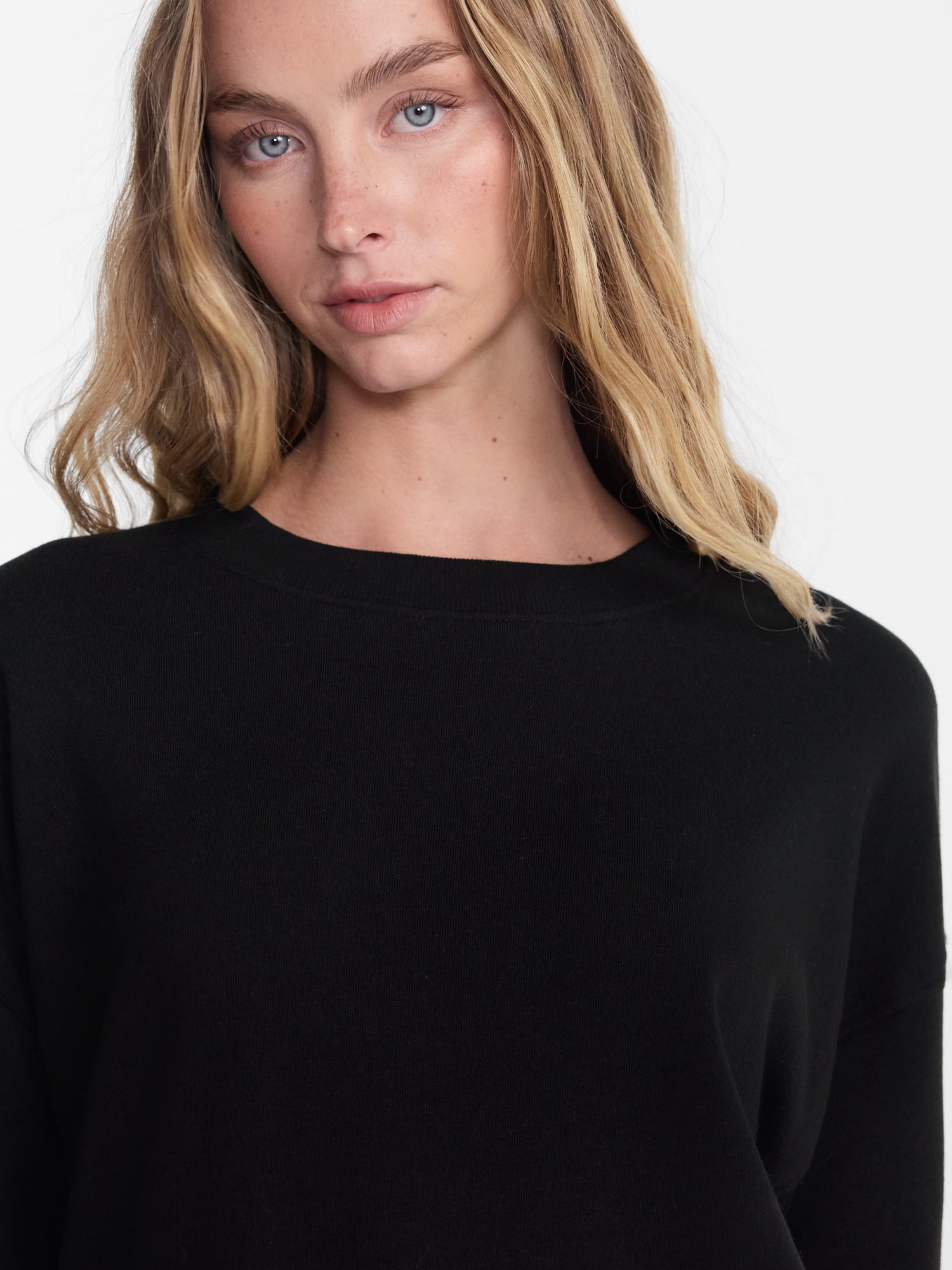 No Boundaries Pullover Crewneck Sleep Top with Long Sleeves, Women's XXS-3X