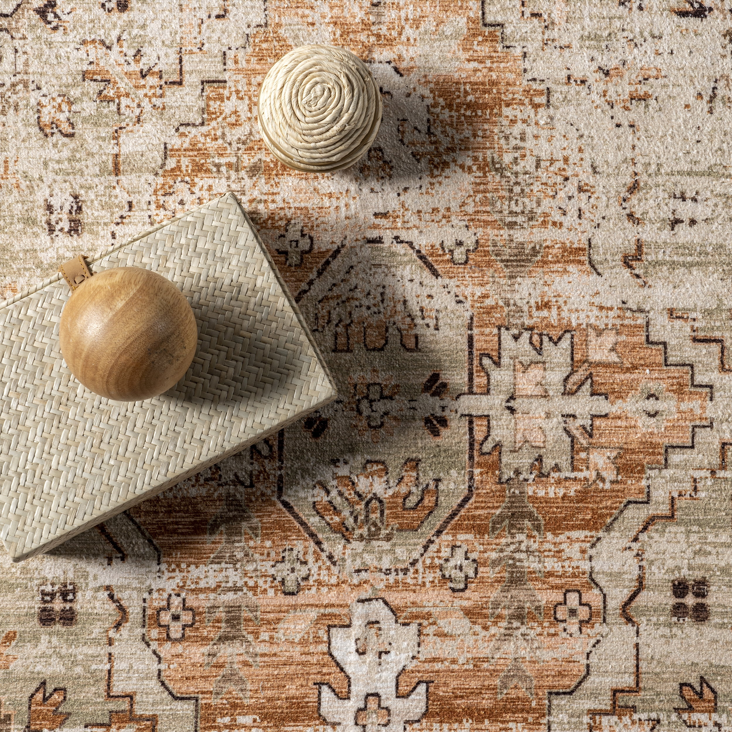 nuLOOM Aada Persian Machine Washable Area Rug, 4' x 6', Beige