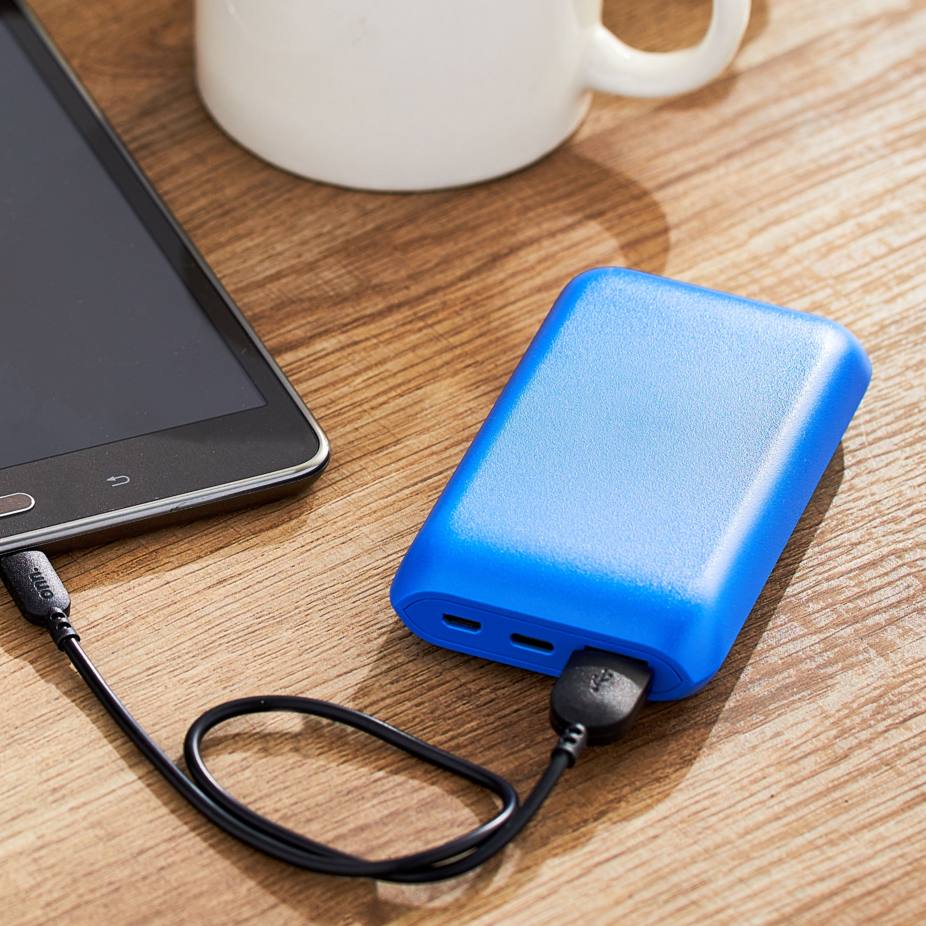 onn 8,000 mAh Portable Power Bank with USB-C, Micro-USB and USB Ports, Blue - Compatible with iPhone, Samsung Galaxy, Note, Pixel Devices, iPad, Airpods and more