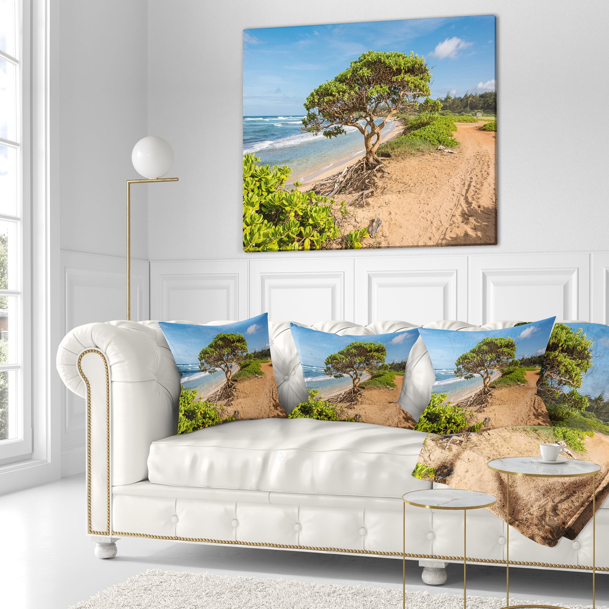 Designart Green Tree on Beach in Kauai Hawaii - Seashore Throw Pillow - 18x18