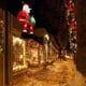 thumbnail image 3 of Papá Noel inflable navideño para escalar, 2,4 m, con luces LED, 3 of 7