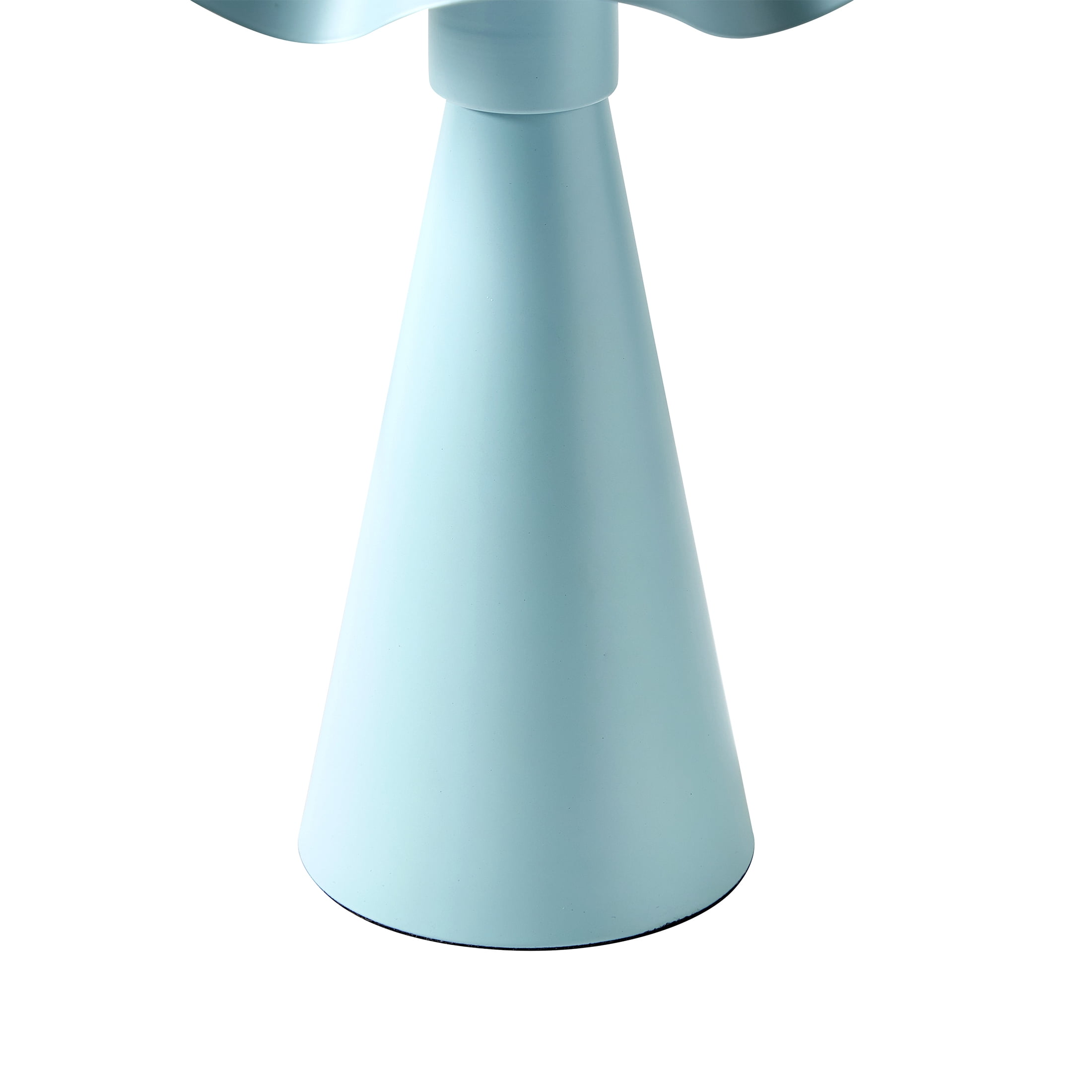 Beautiful 14" Hydrangea Ruffled Enamel Table Lamp by Drew Barrymore