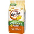 thumbnail image 2 of Craquelins cuits au four GoldfishMD Cheddar faits de grains entiers, sachet de 180g, 2 of 9