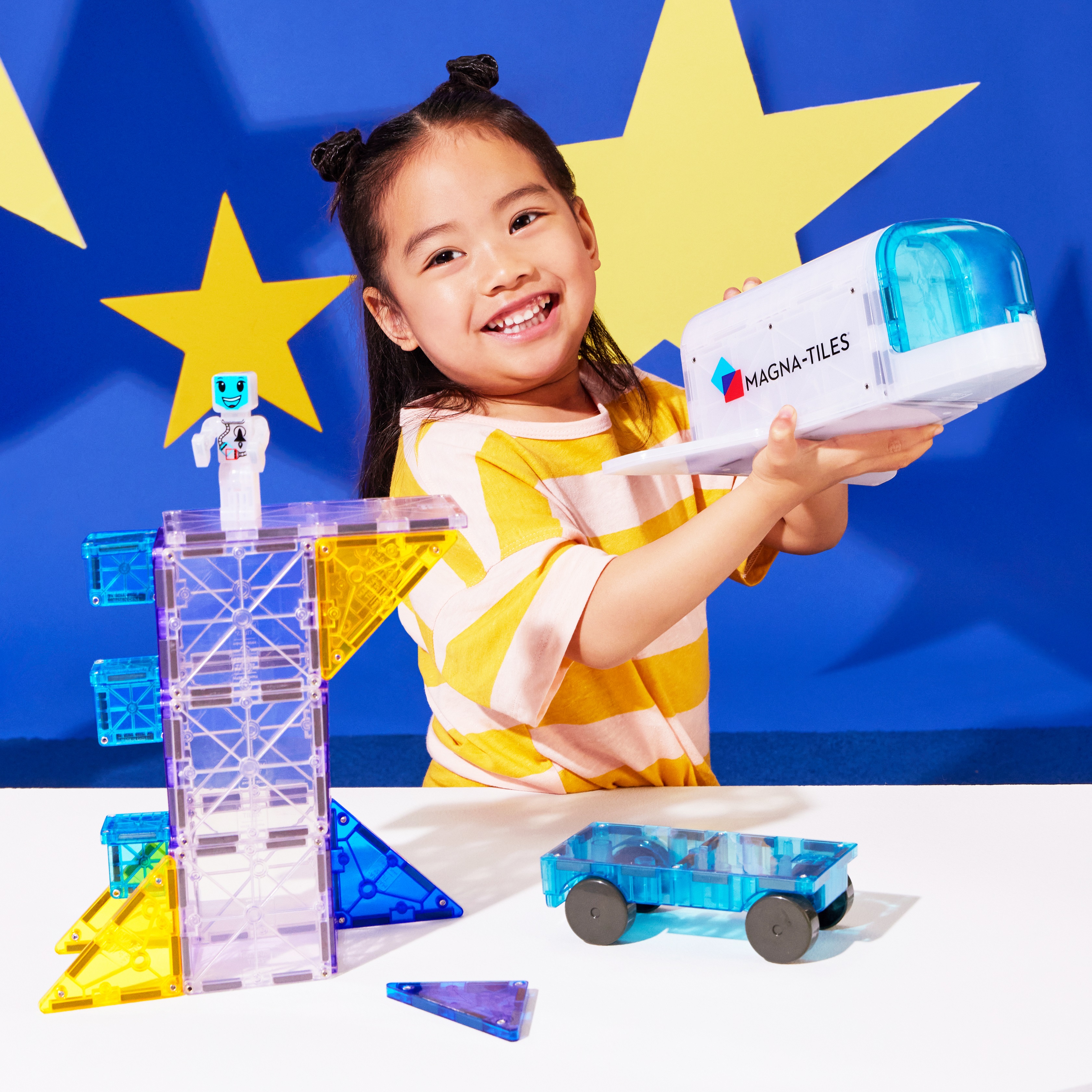 MAGNA-TILES Space 32-Piece Magnetic Construction Set photo 4