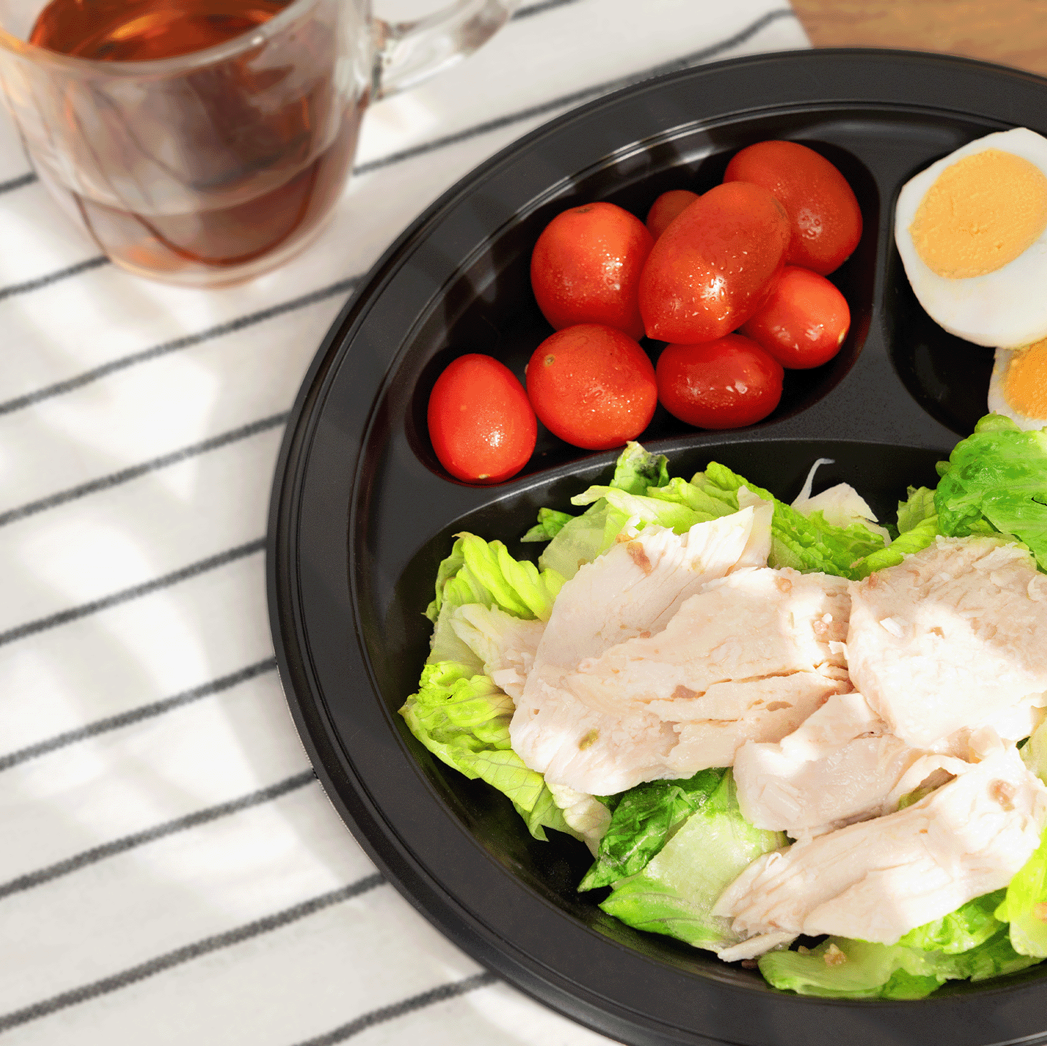 Karat Earth 9 Inch Eco-Friendly Plastic Plates [3 Compartment - 500 pcs], Black Mineral-Filled PP - Reduces Plastic Use