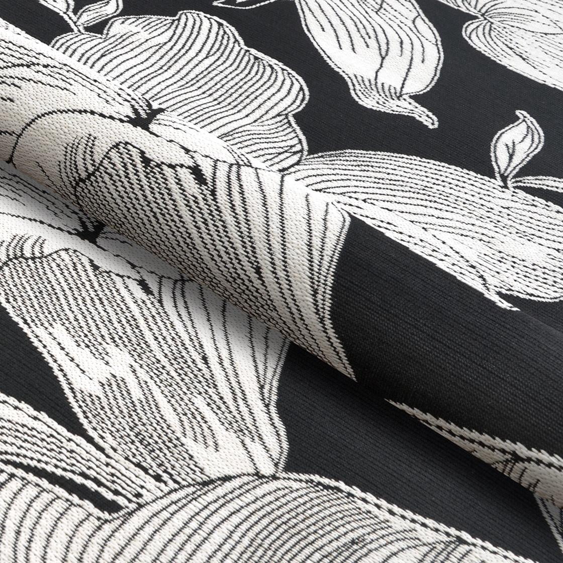 Couristan Dolce Flora 4' x 5'10" Nero Black Outdoor Rug