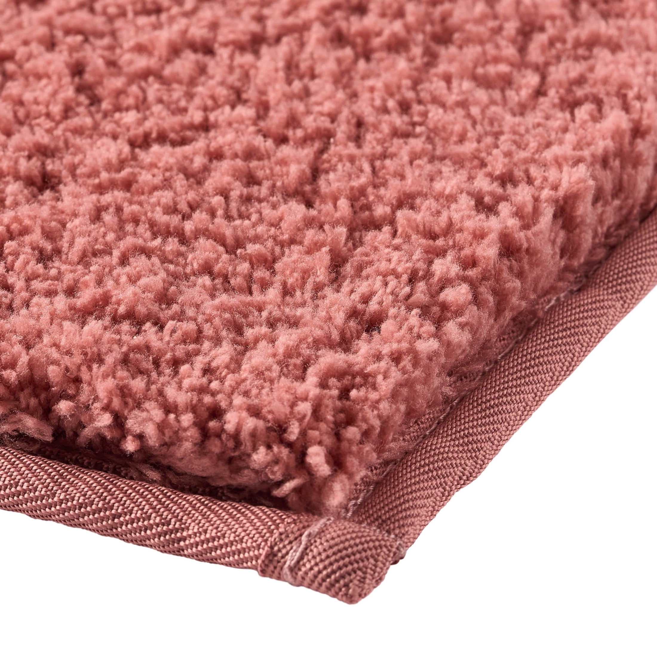 Better Homes & Gardens Ultra Soft Polyester Bath Rug, Plush Absorbent Bathroom Floor Rug with Skid-Resistant Backing, Machine Washable, 23" x 39", Old Rose