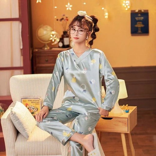 Pijamas de seda de manga larga para mujer, ropa de dormir suelta con estampado navideño, pantalones largos para el hogar, novedad de otoño, 2020