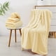 thumbnail image 1 of Set de toallas de rayas de terciopelo caramelo | Toalla de baño de poliéster suave y mullida 70x140 cm Toalla facial 35x75 cm Toalla para el pelo 25x60 cm | Absorbente resistente a arrugas | Set, 1 of 6